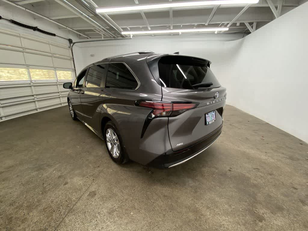 Thumbnail: 2024 Toyota Sienna - 4