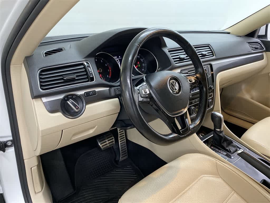 Thumbnail: 2018 Volkswagen Passat - 2