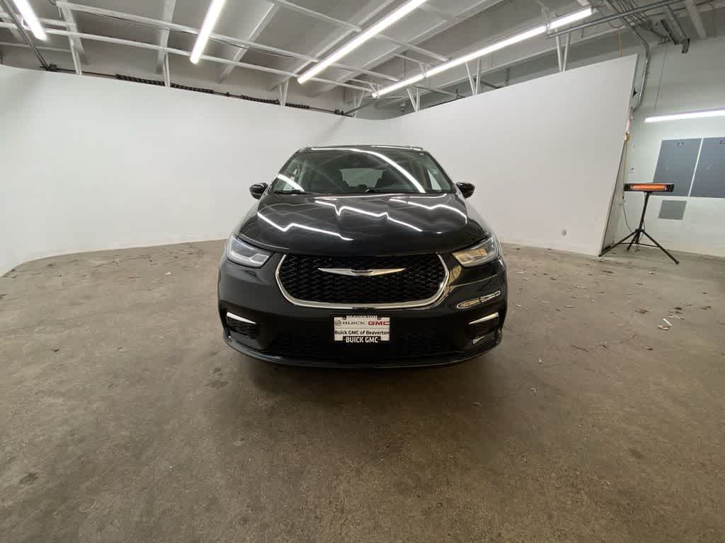 Thumbnail: 2023 Chrysler Pacifica - 9