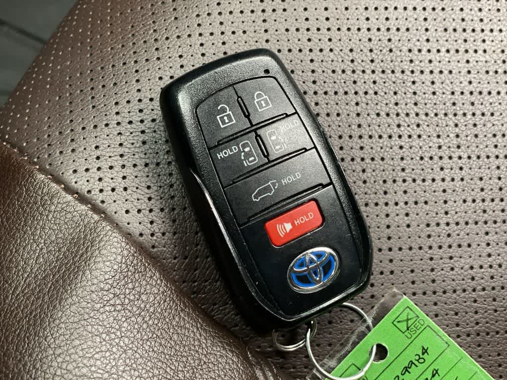 Thumbnail: 2024 Toyota Sienna - 28