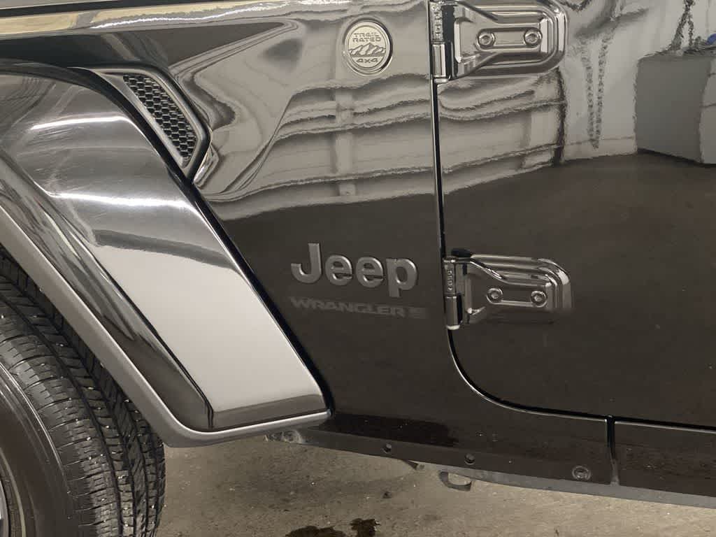 Thumbnail: 2025 Jeep Wrangler - 10