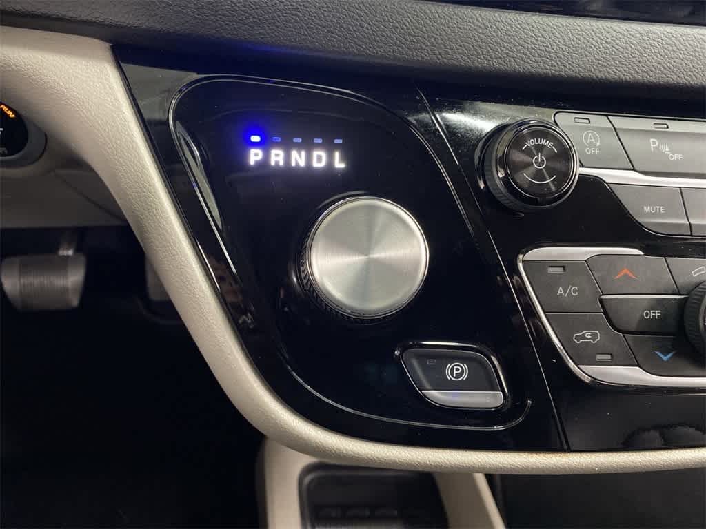 Thumbnail: 2024 Chrysler Pacifica - 27