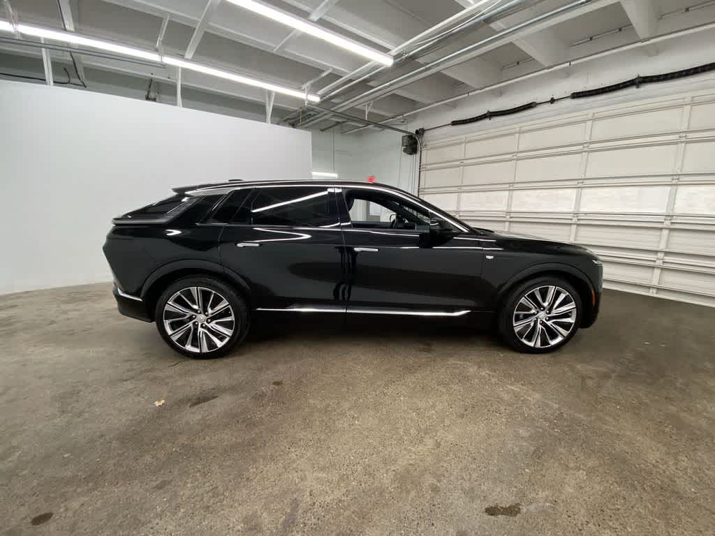 Thumbnail: 2024 Cadillac Lyriq - 7
