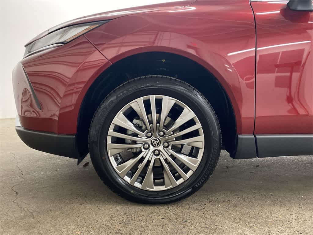 Thumbnail: 2023 Toyota Venza - 12