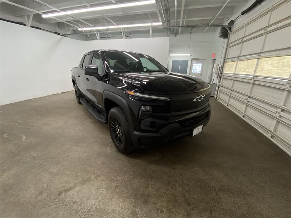 Thumbnail: 2024 Chevrolet Silverado EV - 8