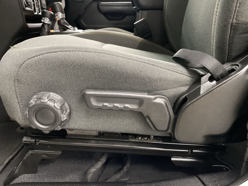 Thumbnail: 2025 Jeep Wrangler - 14