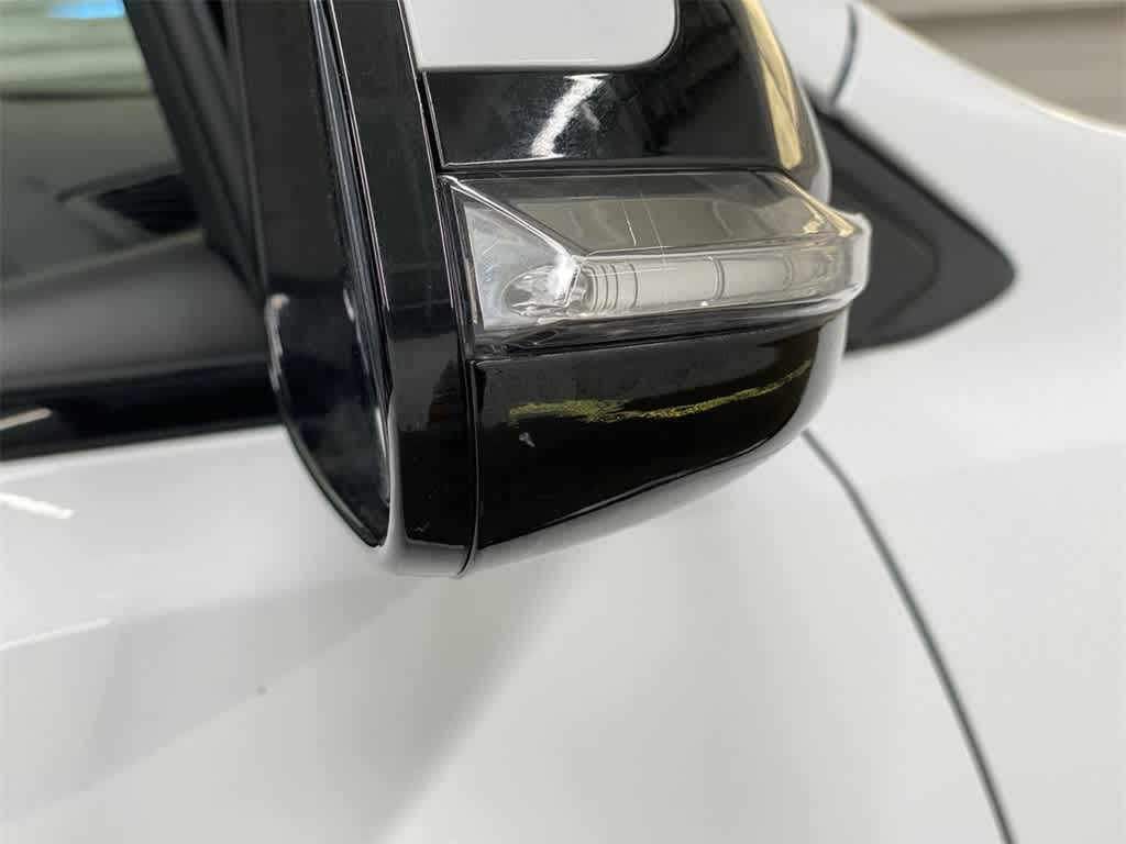 Thumbnail: 2023 Chevrolet Bolt EUV - 32