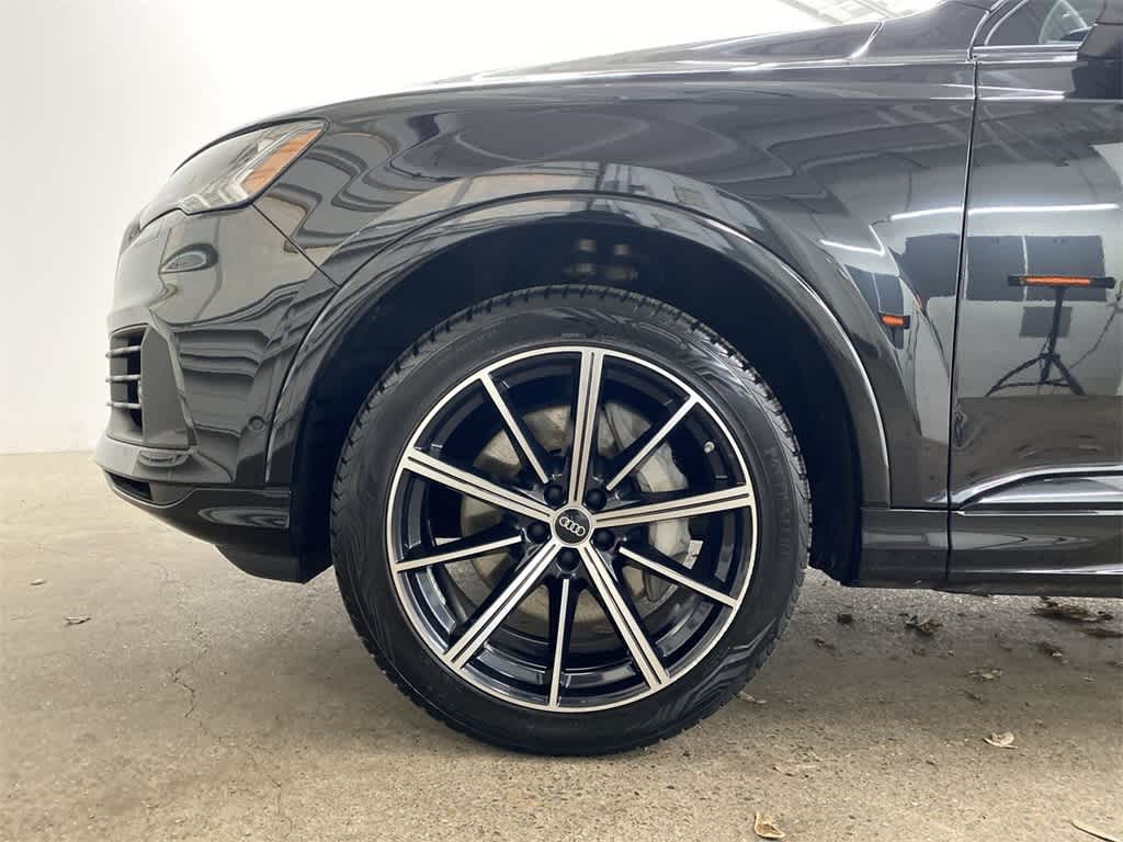 Thumbnail: 2023 Audi Q7 - 11