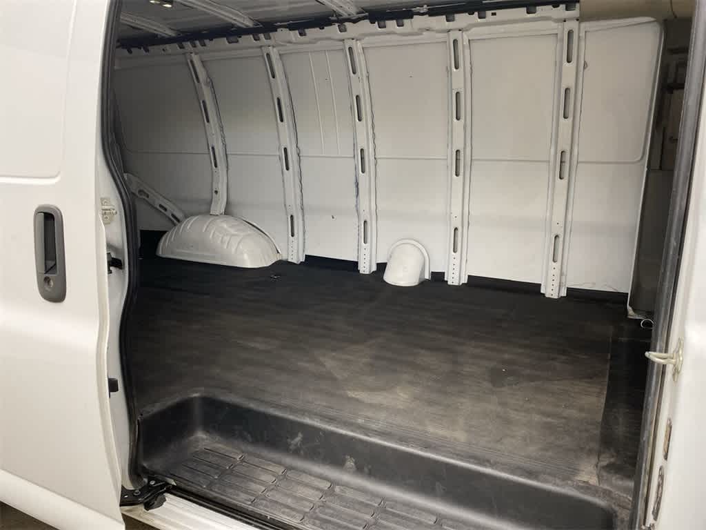 2023 Chevrolet Express 2500 17