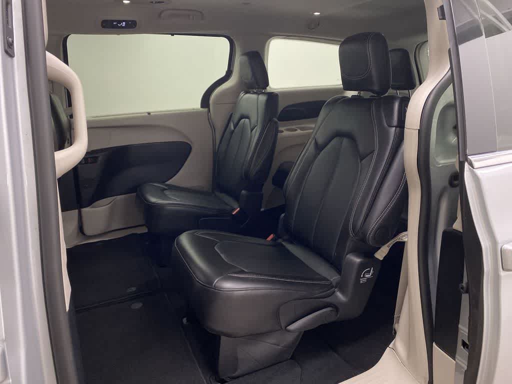 Thumbnail: 2024 Chrysler Pacifica - 16