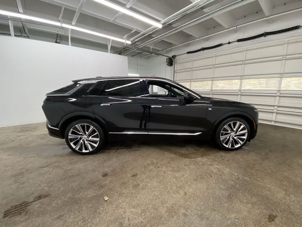 Thumbnail: 2024 Cadillac Lyriq - 7