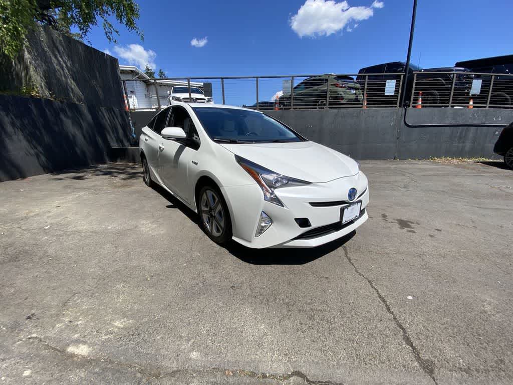 Thumbnail: 2016 Toyota Prius - 8
