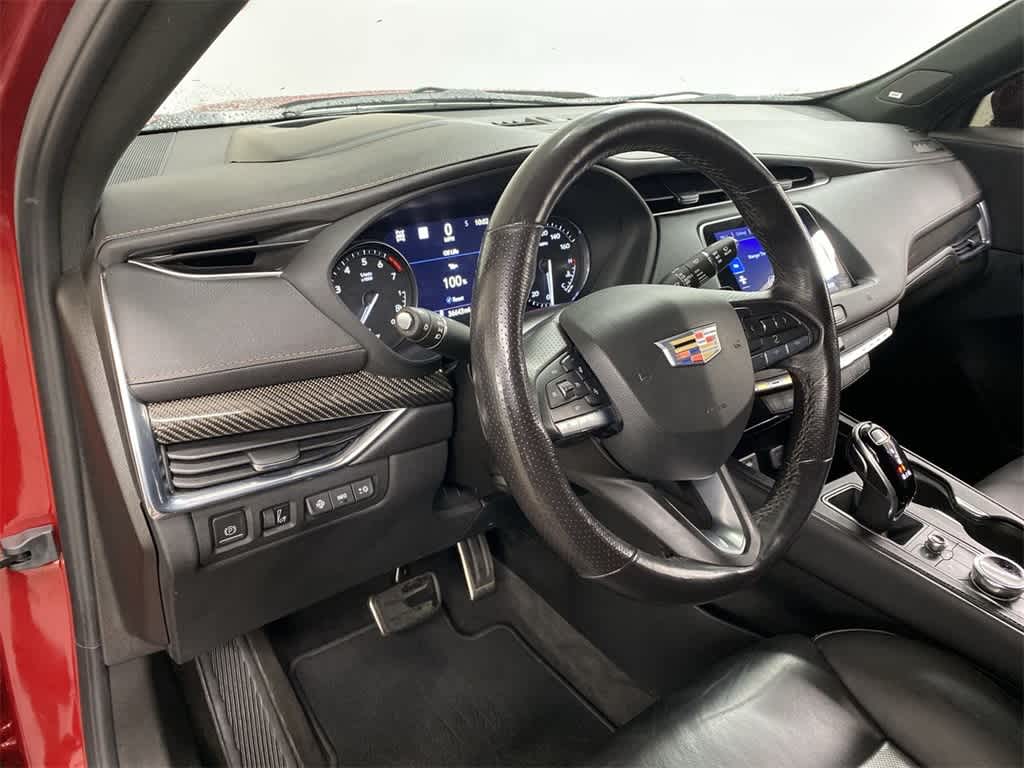 Thumbnail: 2021 Cadillac XT4 - 2