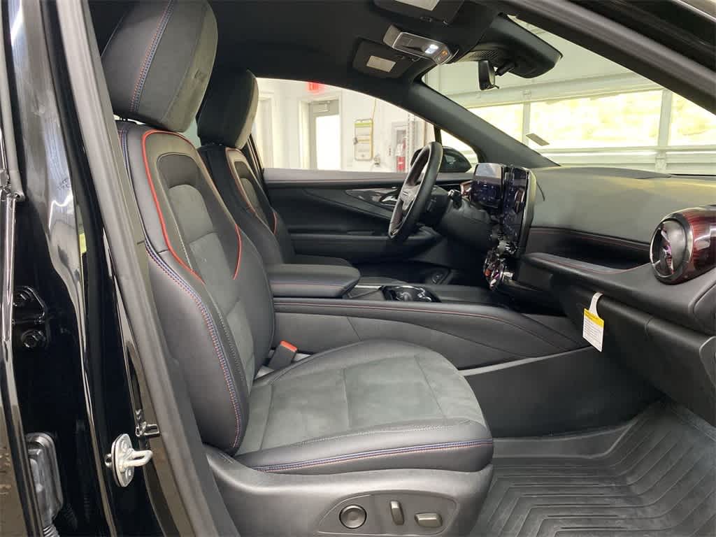 Thumbnail: 2024 Chevrolet Blazer EV - 20