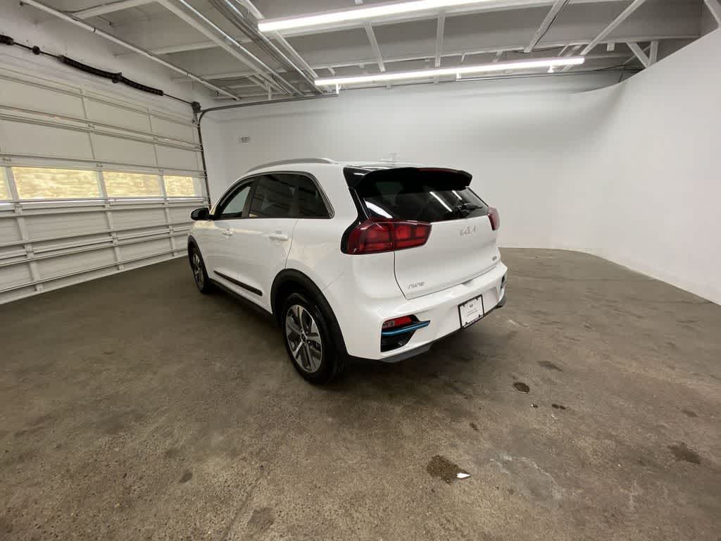 Thumbnail: 2022 Kia Niro - 4