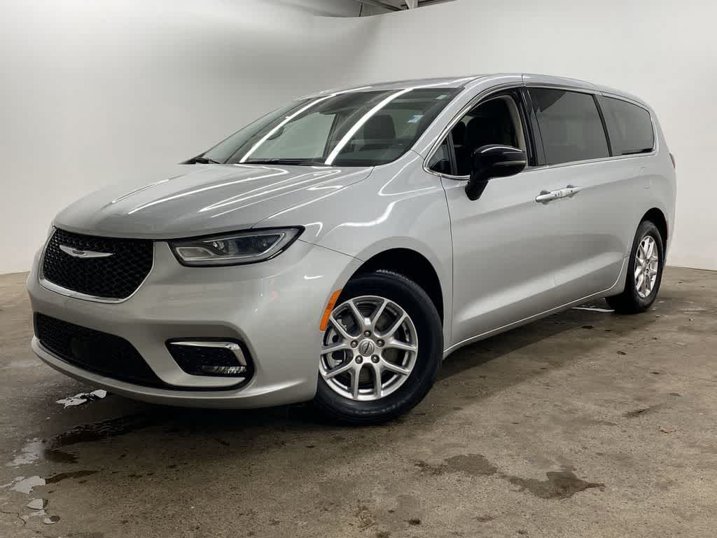 Thumbnail: 2024 Chrysler Pacifica - 1