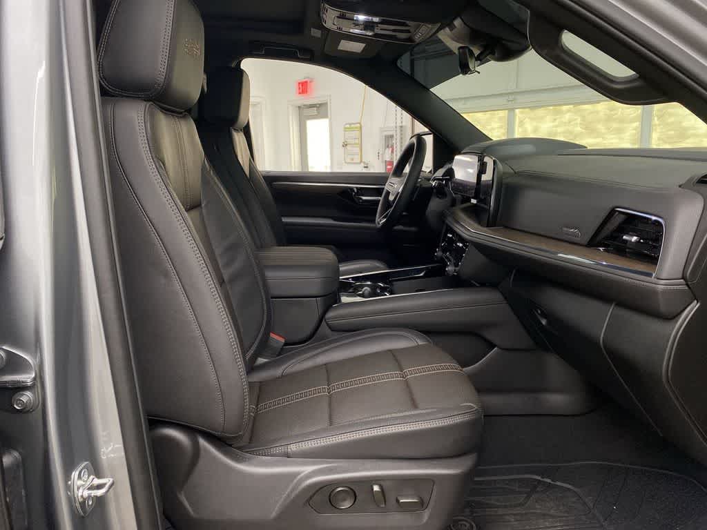 Thumbnail: 2025 Chevrolet Tahoe - 19