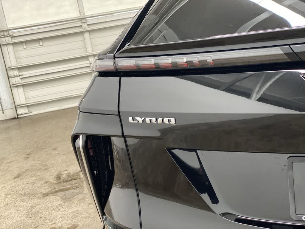 Thumbnail: 2024 Cadillac Lyriq - 10