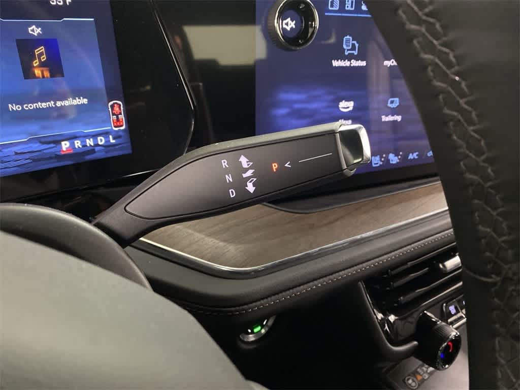 Thumbnail: 2025 Chevrolet Tahoe - 25