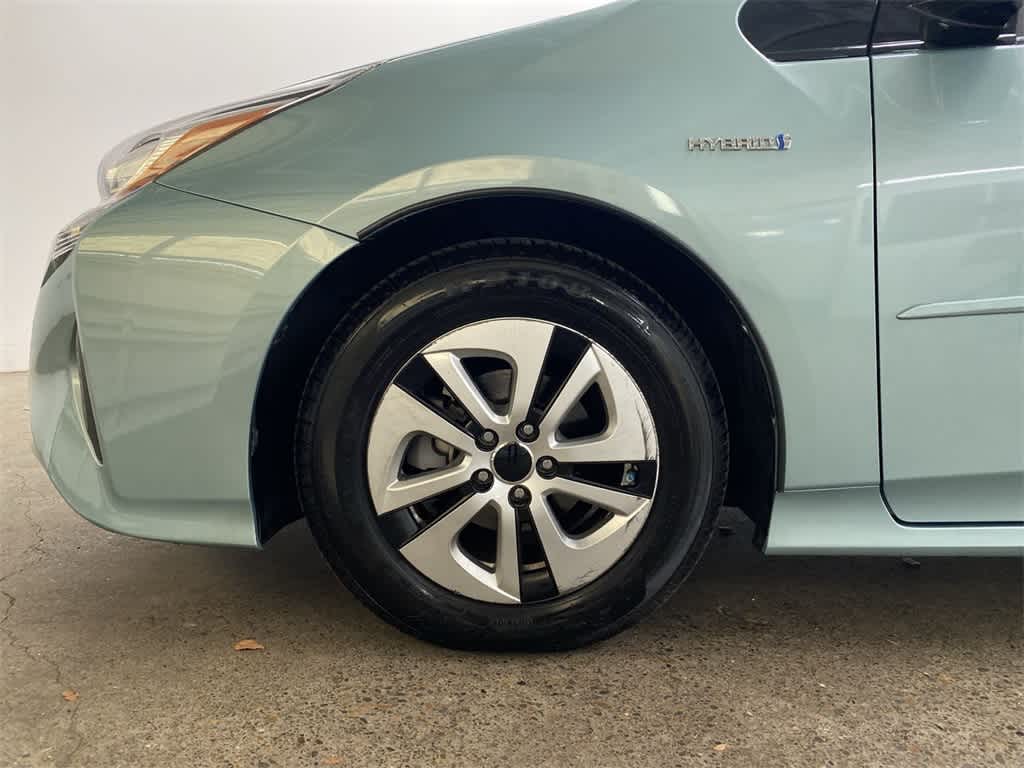 Thumbnail: 2016 Toyota Prius - 12