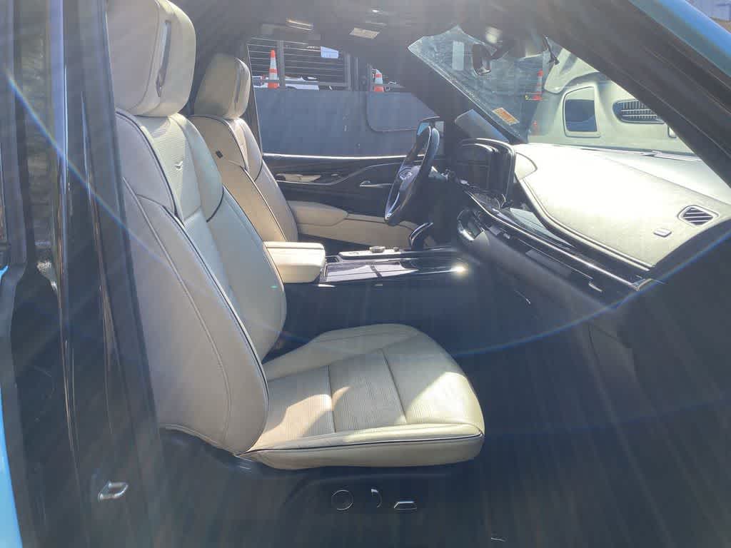 Thumbnail: 2021 Cadillac Escalade - 17