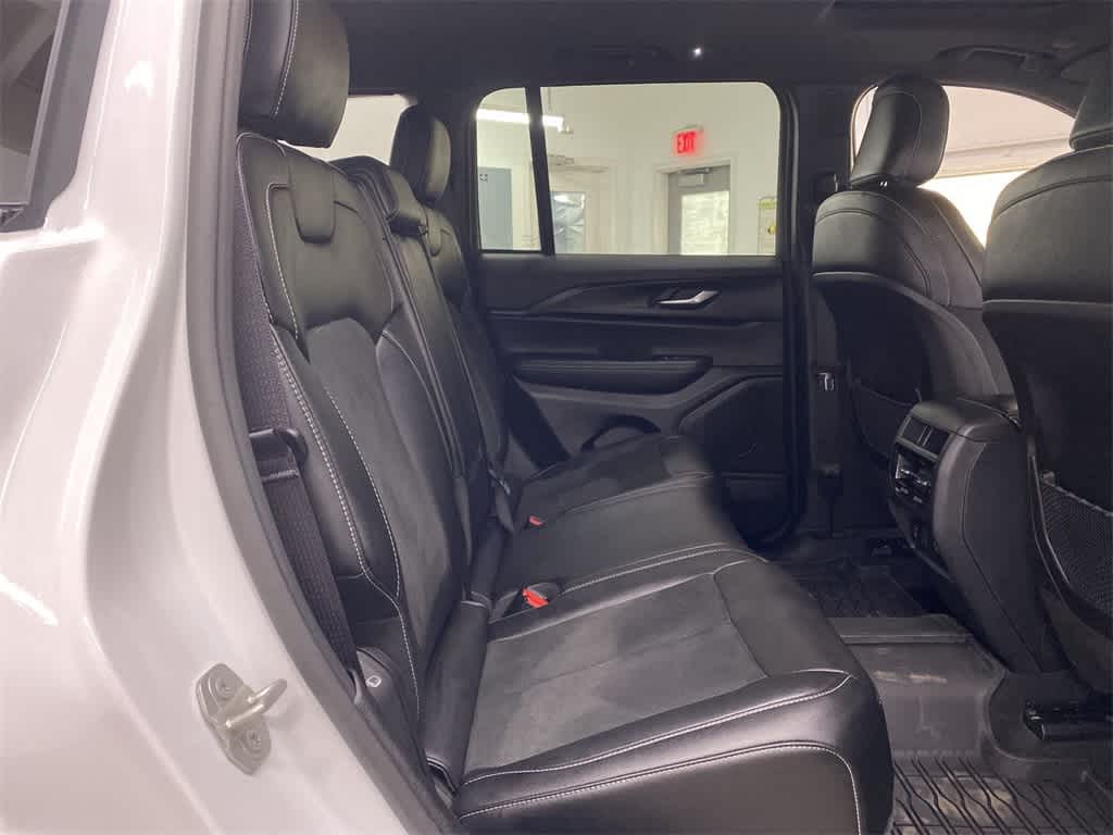 Thumbnail: 2024 Jeep Grand Cherokee - 17