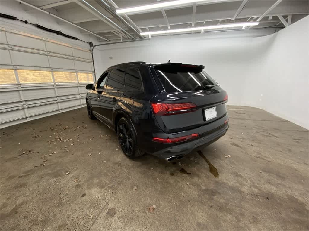 Thumbnail: 2021 Audi SQ7 - 4