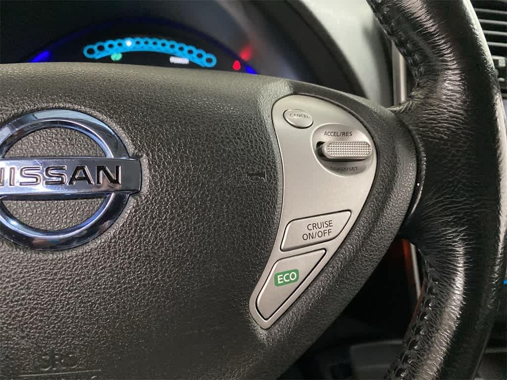 Thumbnail: 2013 Nissan Leaf - 23