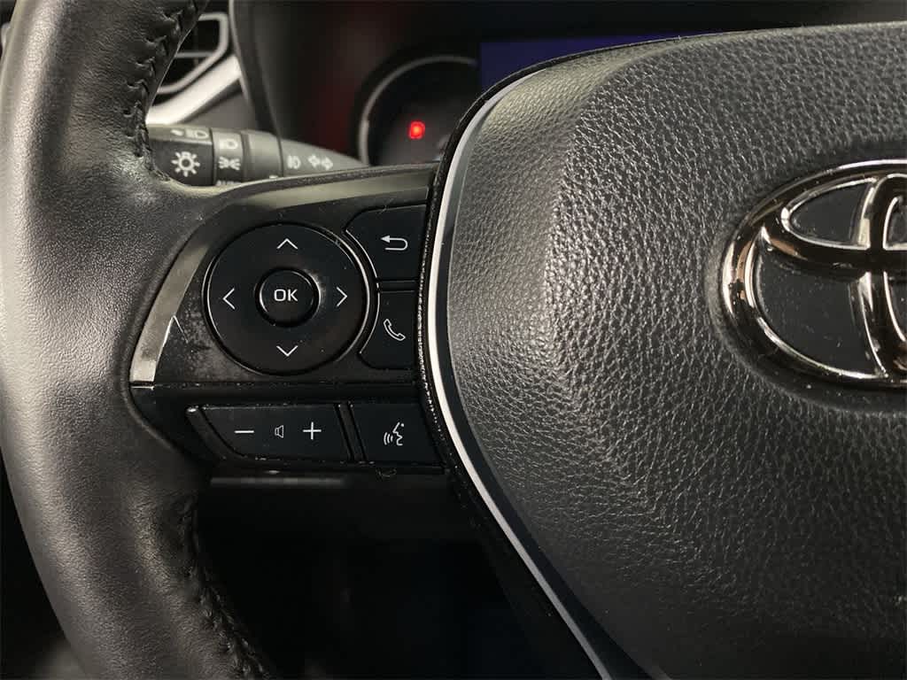 Thumbnail: 2020 Toyota RAV4 - 21