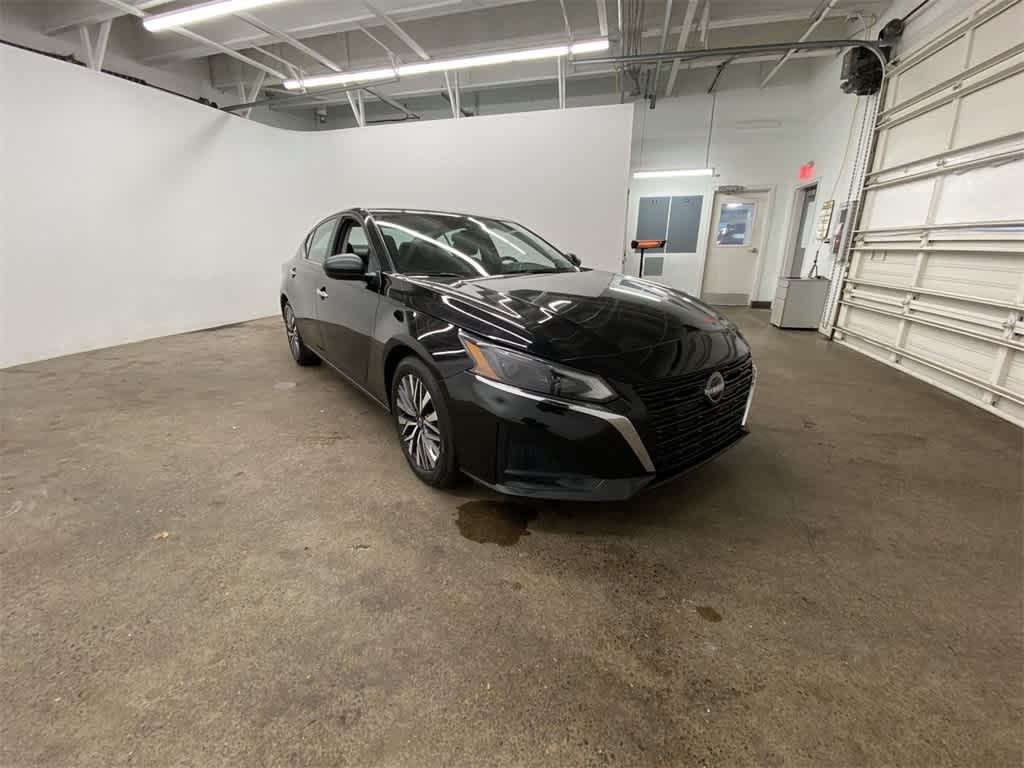 Thumbnail: 2024 Nissan Altima - 8