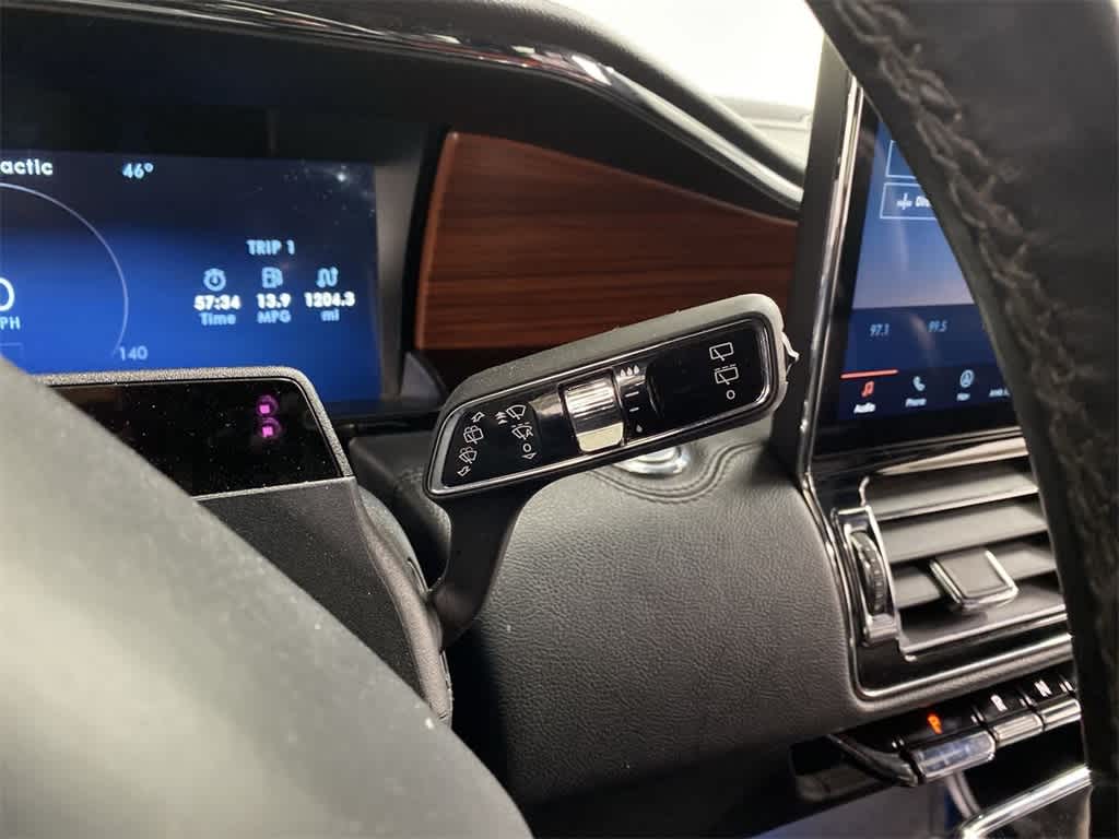 Thumbnail: 2024 Lincoln Navigator L - 22