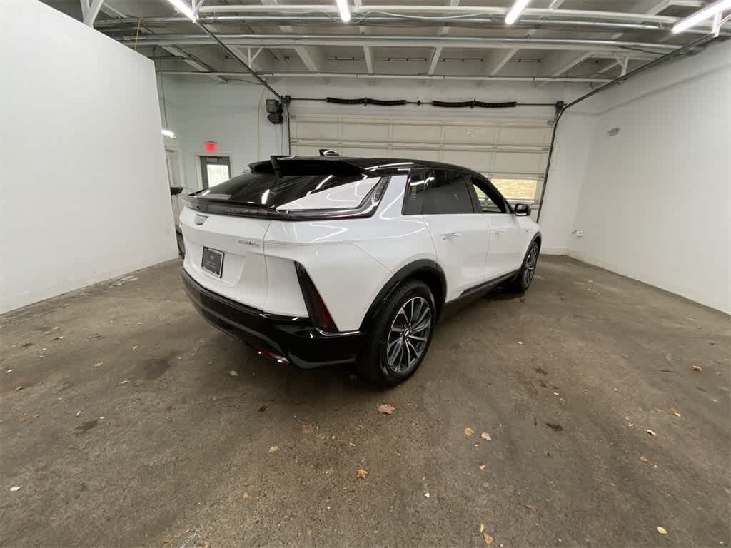 Thumbnail: 2025 Cadillac Lyriq - 6