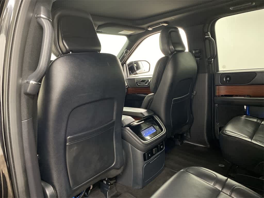 Thumbnail: 2024 Lincoln Navigator L - 15