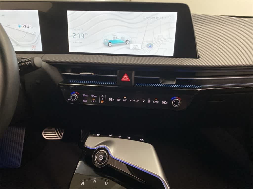 Thumbnail: 2023 Kia EV6 - 25