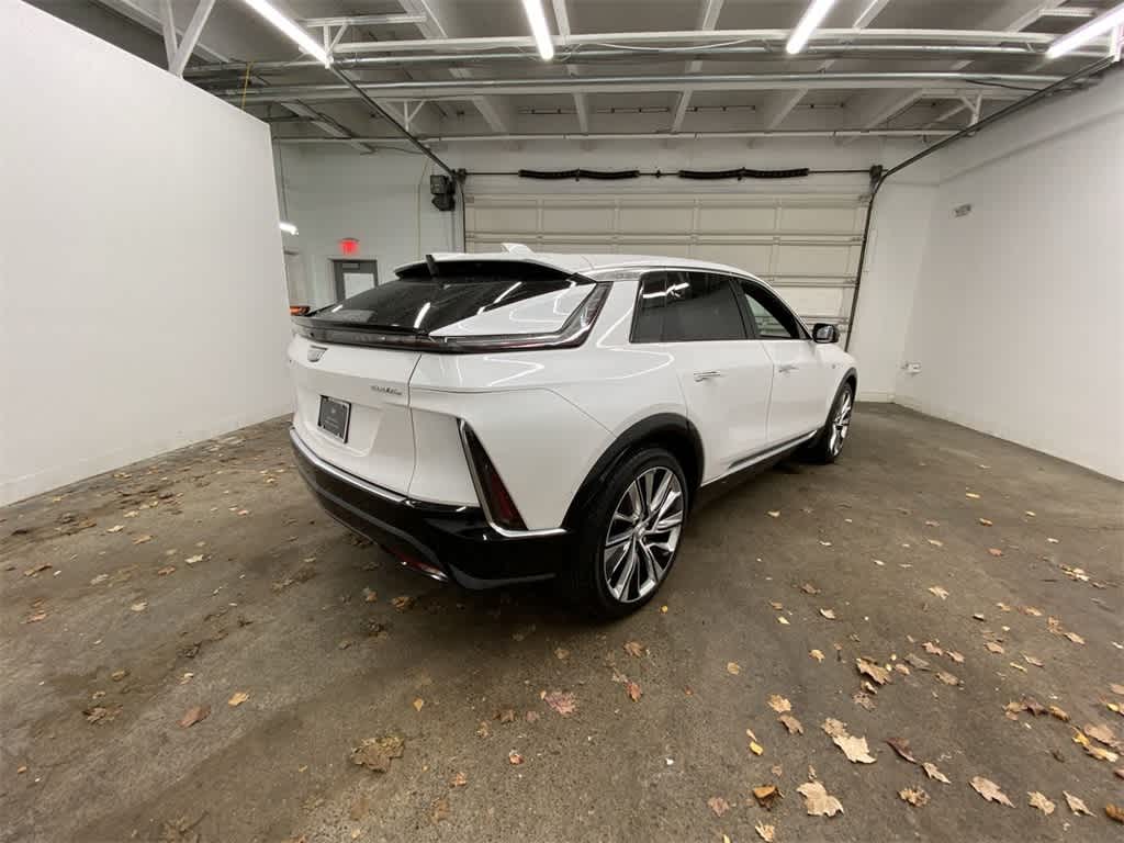 Thumbnail: 2024 Cadillac Lyriq - 6