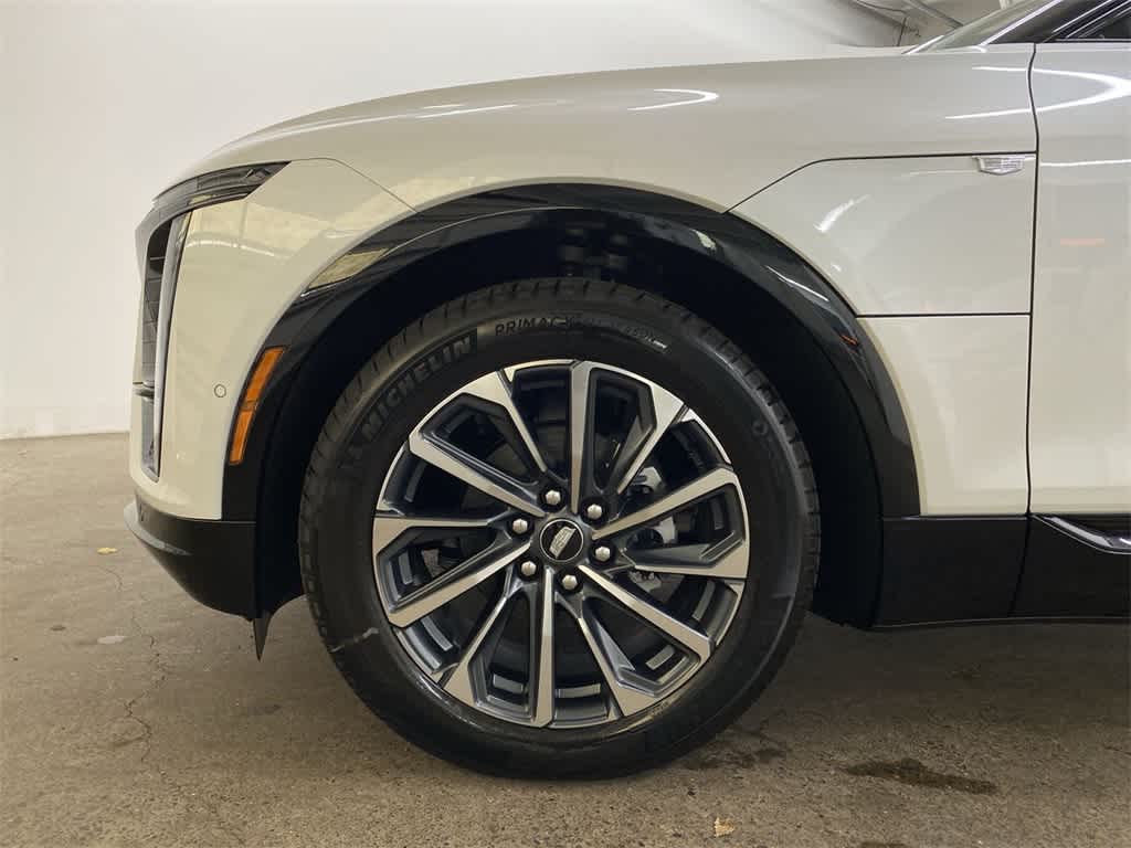 Thumbnail: 2025 Cadillac Lyriq - 12