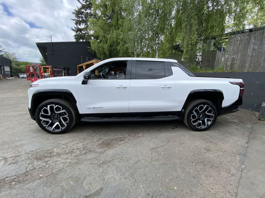 Thumbnail: 2025 Chevrolet Silverado EV - 3