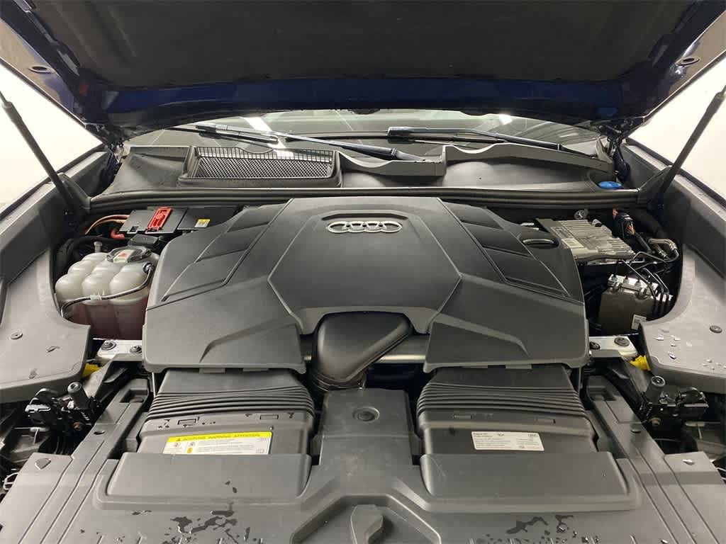 Thumbnail: 2019 Audi Q8 - 13