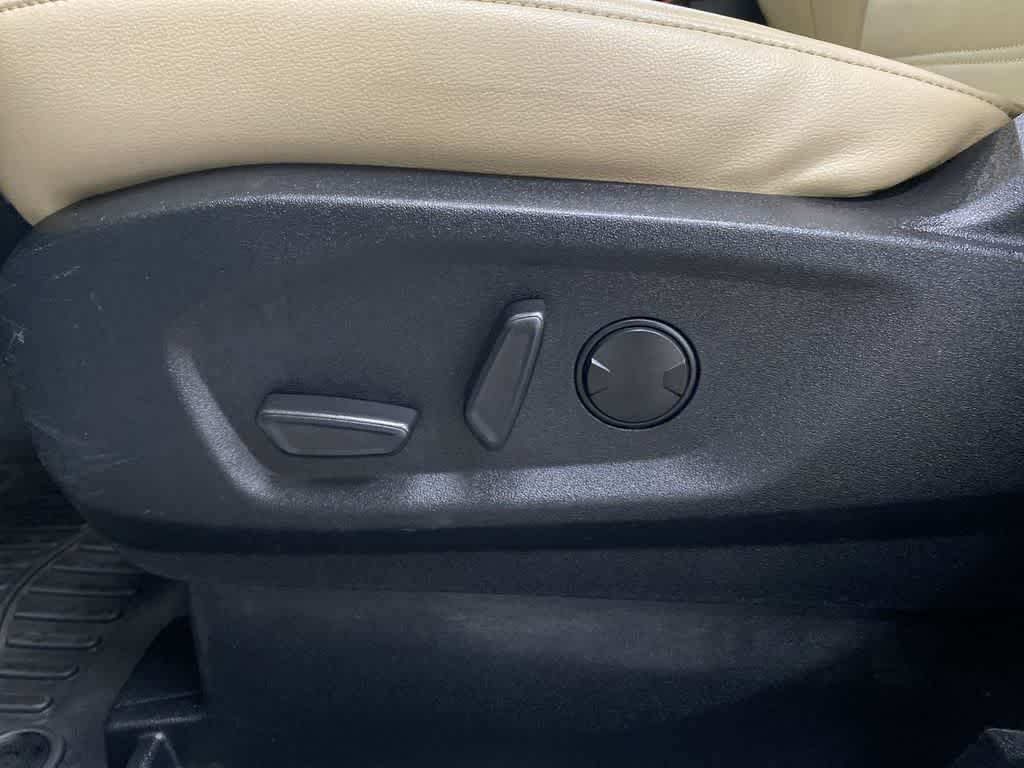 Thumbnail: 2021 Ford Edge - 15