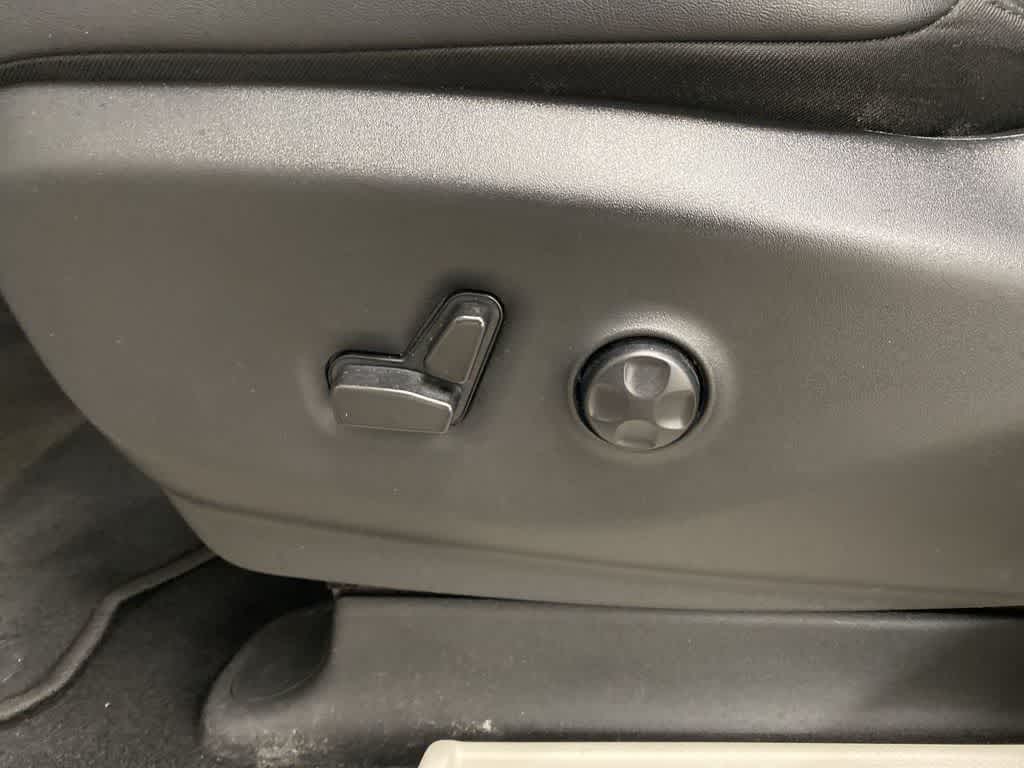 Thumbnail: 2024 Chrysler Pacifica - 14