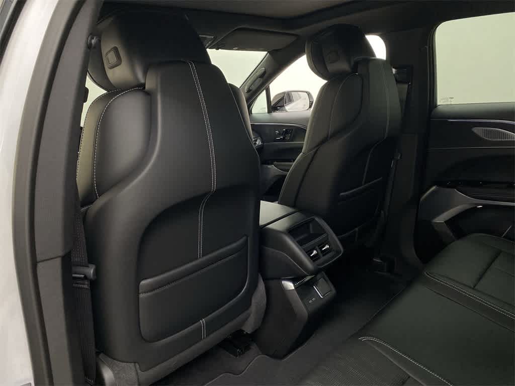 Thumbnail: 2025 Cadillac Lyriq - 16