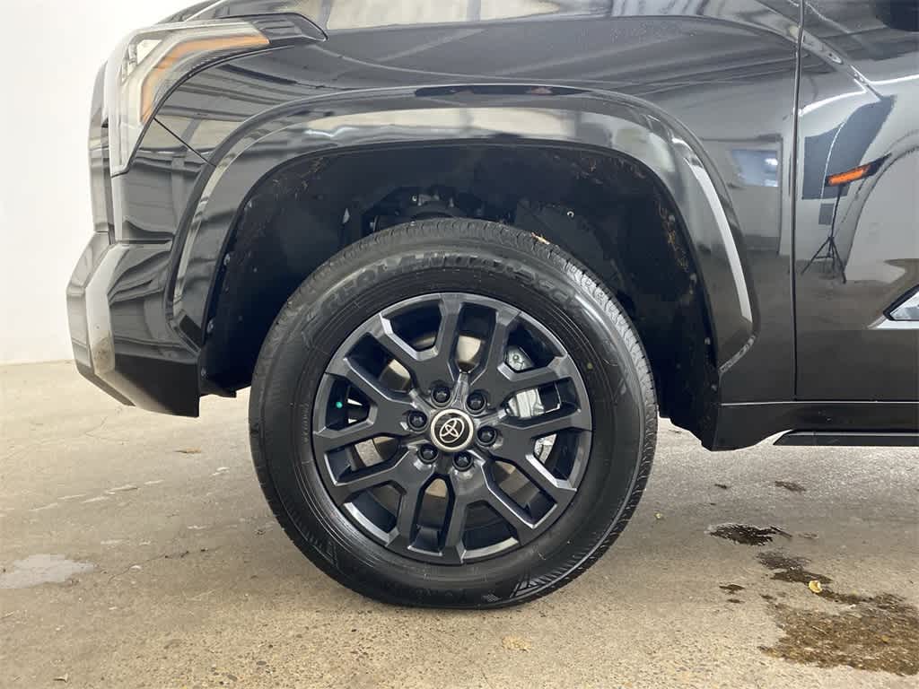 Thumbnail: 2024 Toyota Tundra - 11