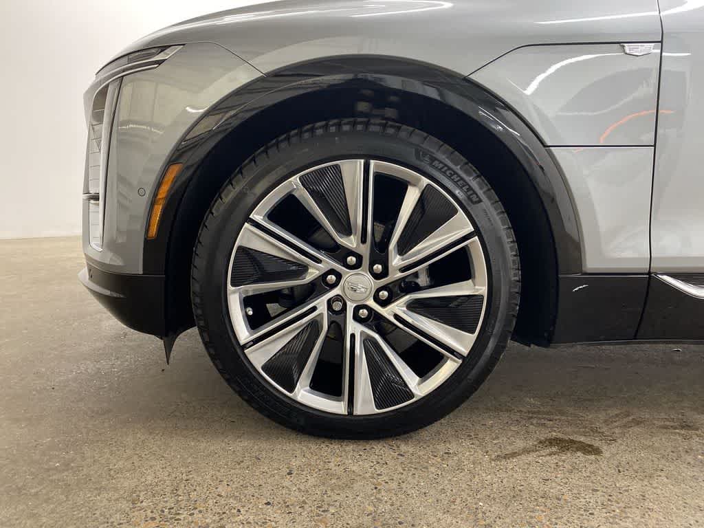 Thumbnail: 2024 Cadillac Lyriq - 12