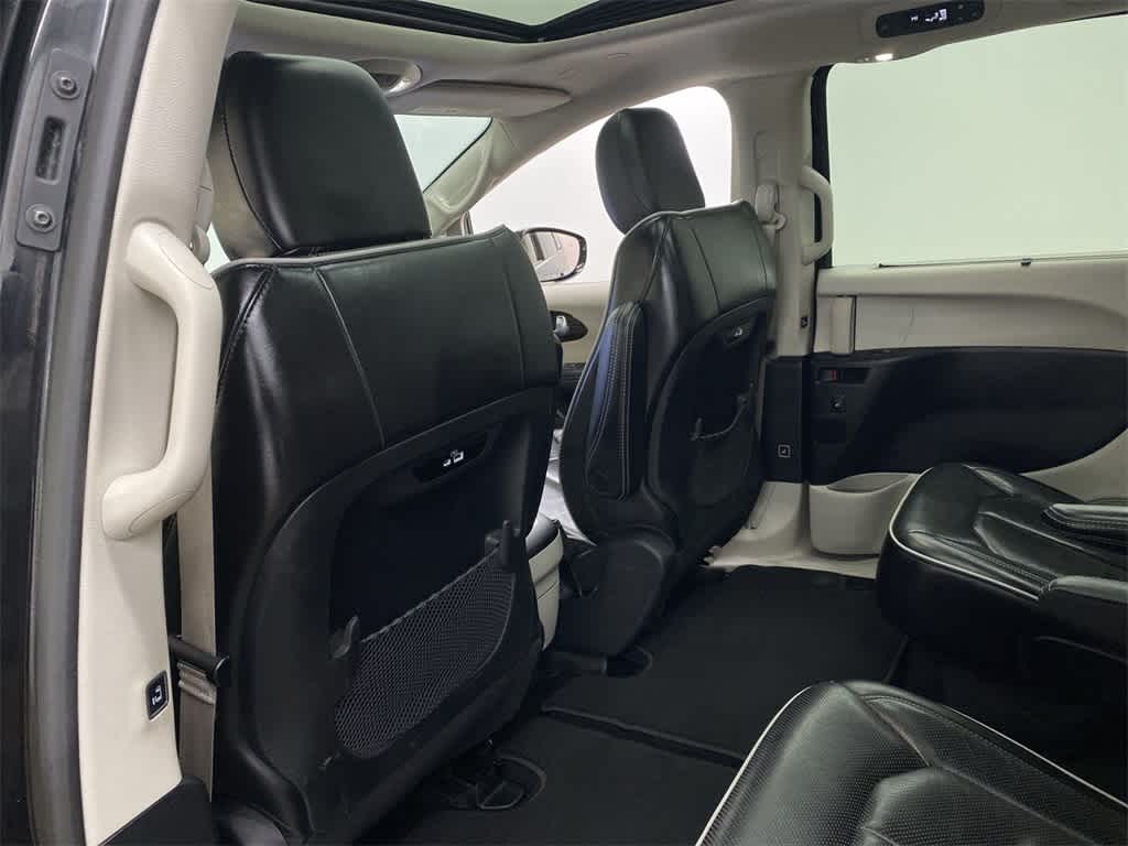 Thumbnail: 2023 Chrysler Pacifica - 16