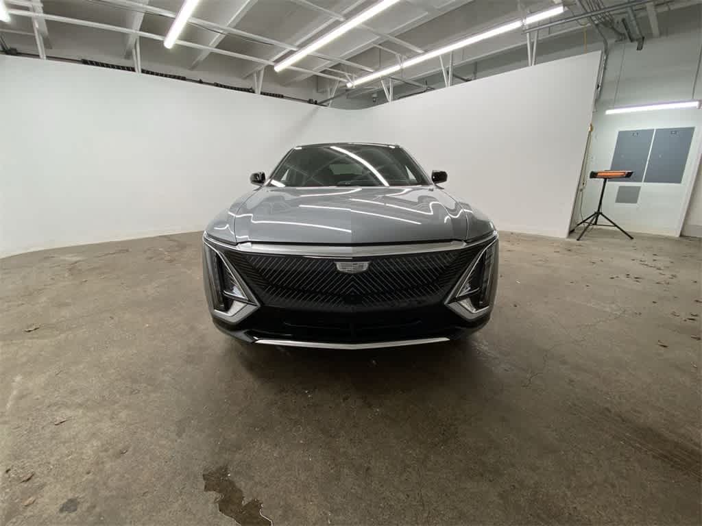 Thumbnail: 2025 Cadillac Lyriq - 9