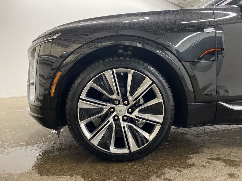 Thumbnail: 2024 Cadillac Lyriq - 12