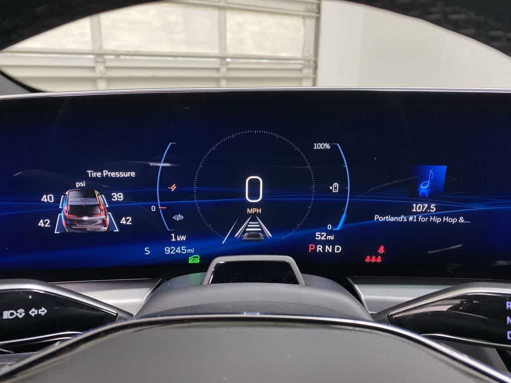 Thumbnail: 2024 Cadillac Lyriq - 27