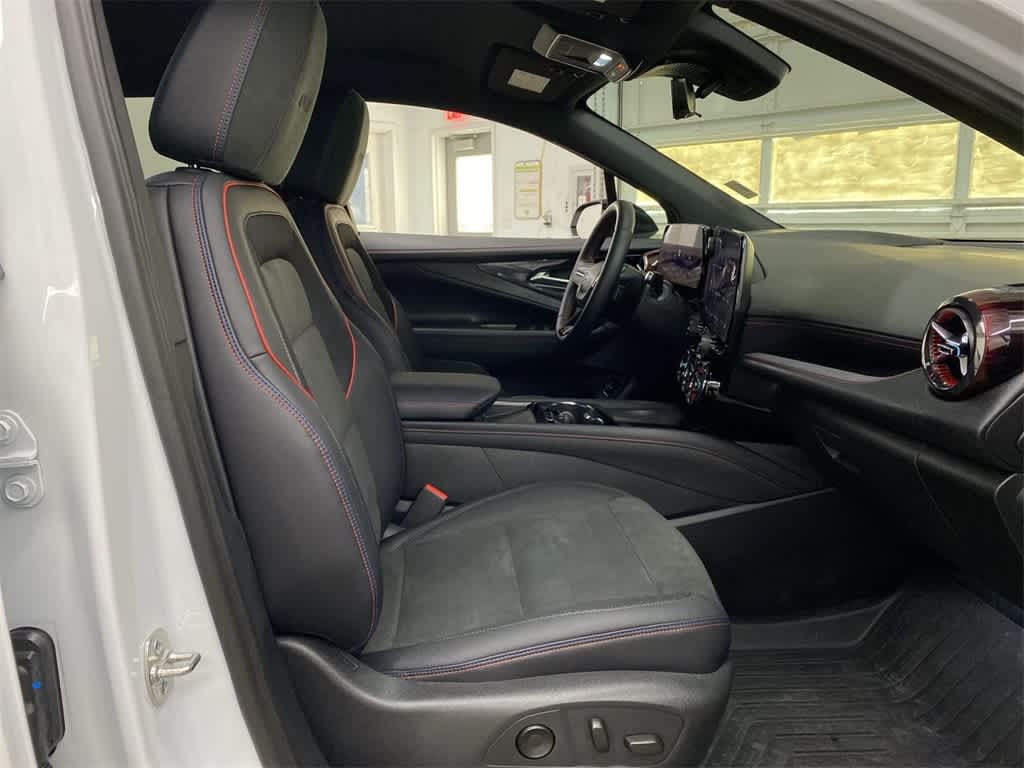 Thumbnail: 2024 Chevrolet Blazer EV - 20