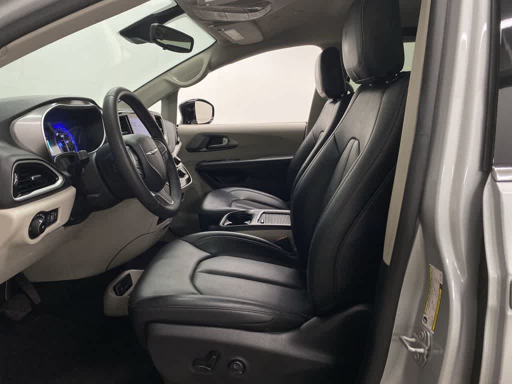 Thumbnail: 2024 Chrysler Pacifica - 13