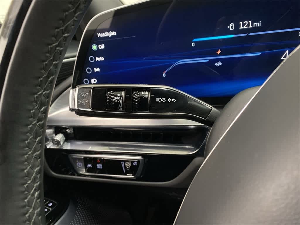 Thumbnail: 2025 Cadillac Lyriq - 23